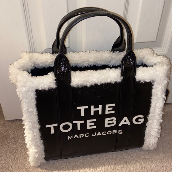 Marc Jacobs Handbags - Marc Jacobs Crinkle Leather Tote Bag